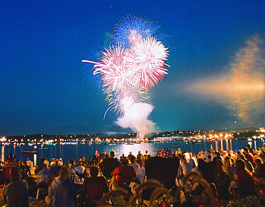 Fireworks Plume in Barrie, Ontario, Canada thumbnail