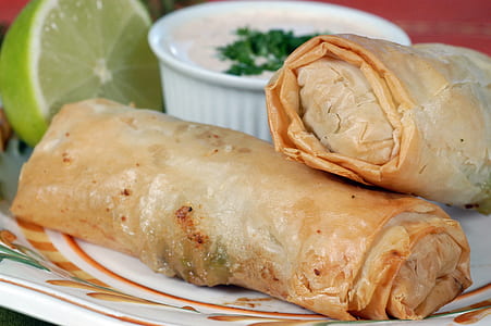 closeup photo of spring roll on tray thumbnail