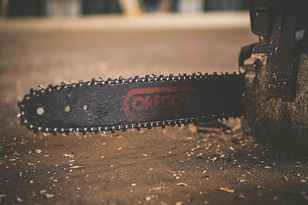 black gas chainsaw thumbnail
