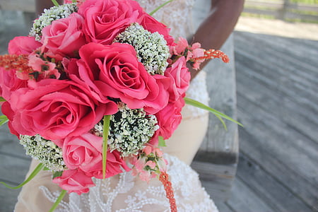 pink and white flower bouquet thumbnail
