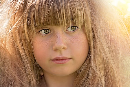 woman in blonde hair thumbnail