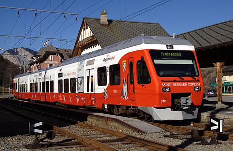 Train of the Transport de Martigny et Régions (TMR) at Orsières in Switzerland thumbnail