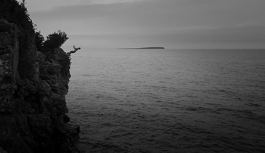 person diving thumbnail