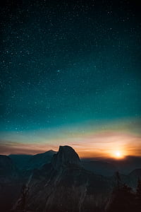 mountain covered in snow thumbnail