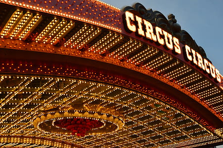 lighted Circus Circus building thumbnail