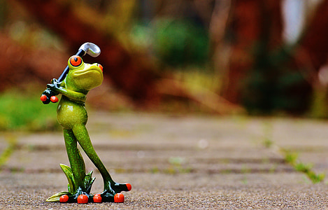 frog figurine thumbnail