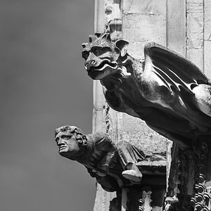 gargoyle concrete statue thumbnail