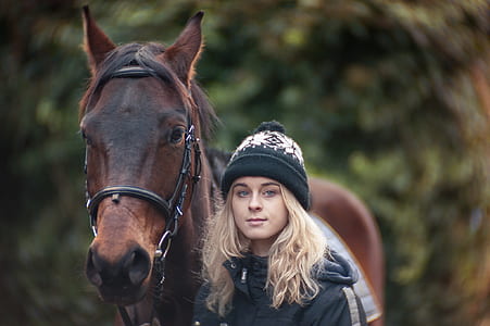 woman and horse portrait photo thumbnail