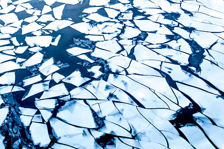 cracked mirror thumbnail