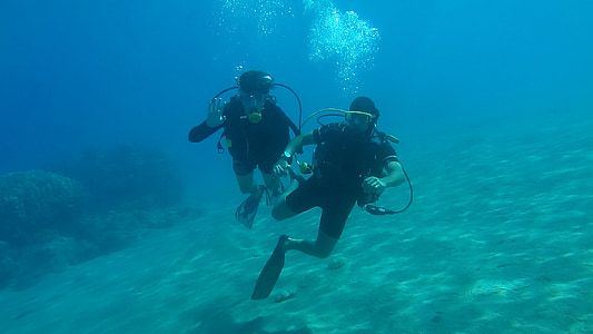 two person scuba diving thumbnail