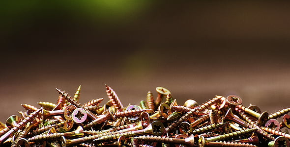 brass-colored screw lot thumbnail