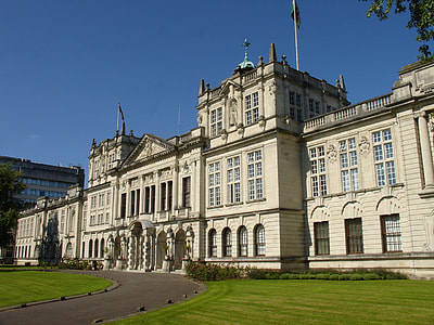 Main building of Cardiff University thumbnail