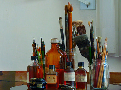 assorted paint brushes thumbnail