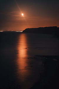 Body of Water Near Island thumbnail