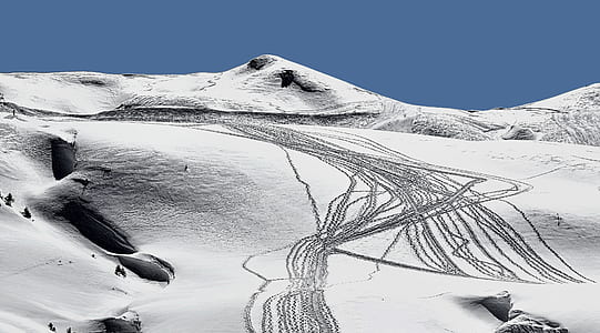 gray desert thumbnail