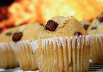 baked cupcakes thumbnail