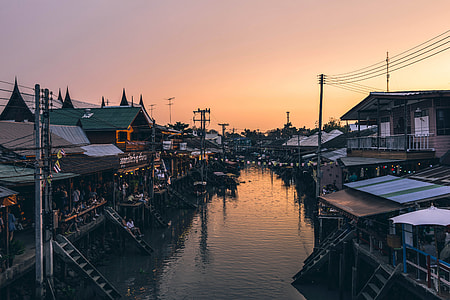 Amphawa floating market in Thailand  thumbnail