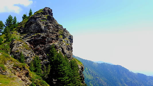 Green Grass Mountain Photo thumbnail