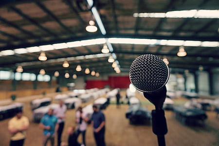 selective focus of microphone on stage thumbnail
