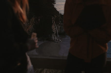 shallow focus photography of seashore thumbnail