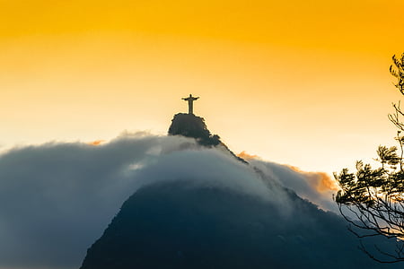 Chris the Redeemer mountain during the sunset thumbnail