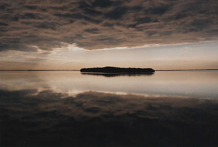island in the middle of the ocean thumbnail