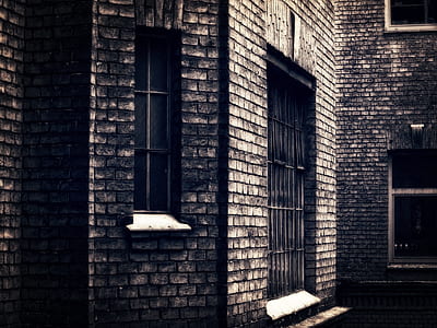 brown bricked wall thumbnail