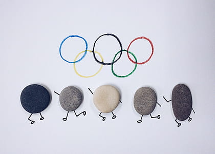five round assorted-color stones thumbnail