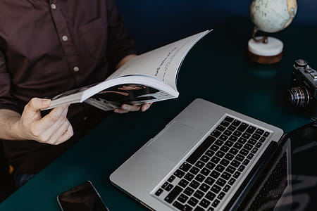 Reading a magazine thumbnail