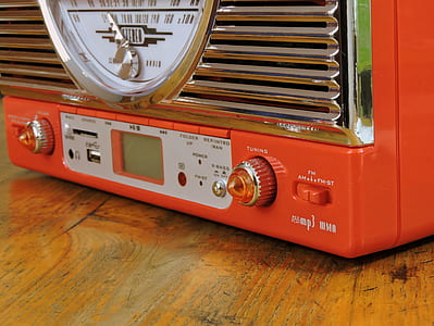 classic red FM radio thumbnail