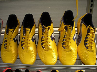 five unpaired yellow cleat thumbnail