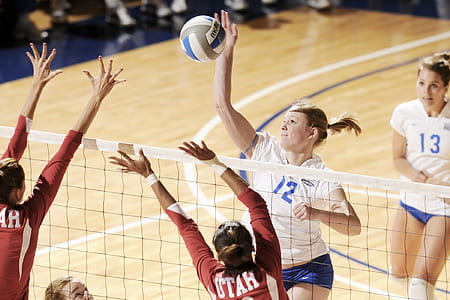 girls playing volleyball thumbnail