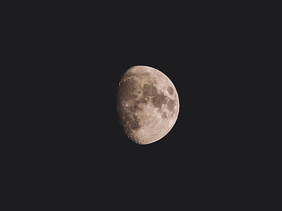 crescent moon in sky thumbnail