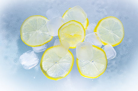 six sliced lemons thumbnail