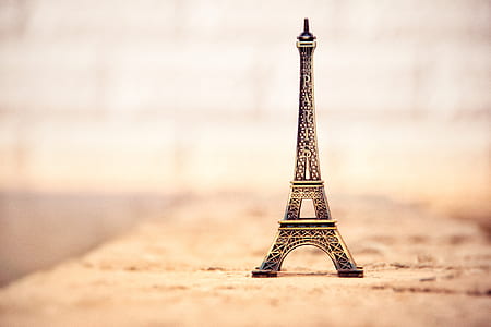Eiffel Tower on floor thumbnail