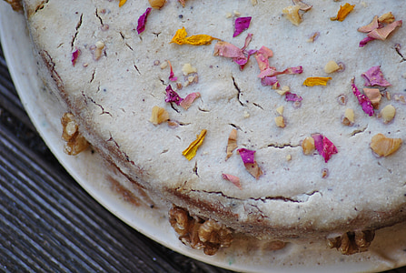 pastry with nuts thumbnail