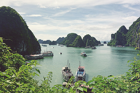 Beautiful Ha Long Bay View thumbnail