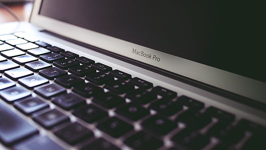 turned-off MacBook Air thumbnail