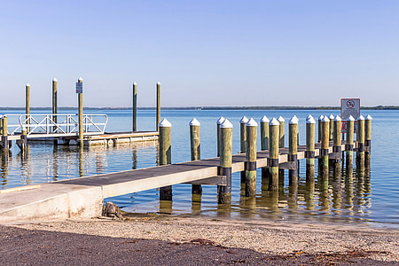 Pier in Tampa Bay in Florida thumbnail