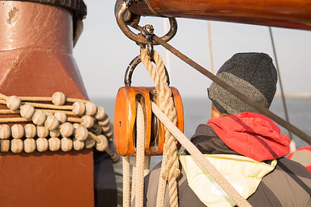 Brown Rope on a Pulley thumbnail