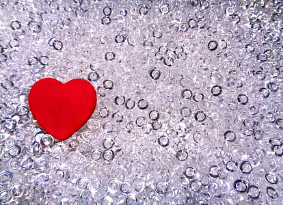 red heart on gray background wallpaper thumbnail