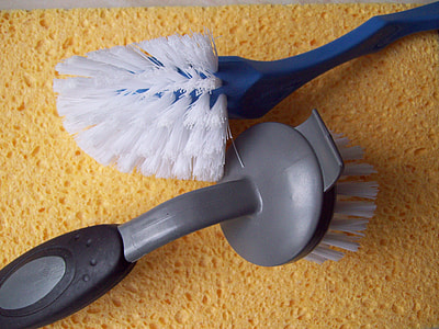 blue and gray plastic brush thumbnail