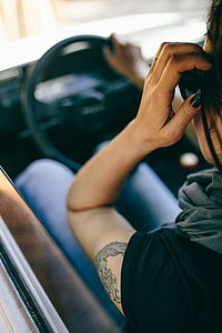 Woman in the car thumbnail
