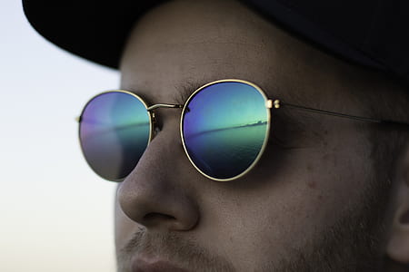 man's face thumbnail