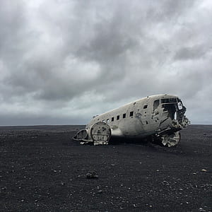 grayscale photo of a ship thumbnail