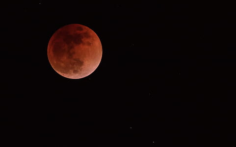 red moon in night sky thumbnail