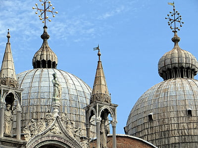 closeup photo of cathedral thumbnail