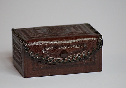 brown leather wallet thumbnail