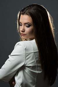 woman wearing white blazer thumbnail