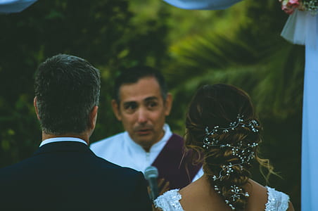 couple wedding ceremony thumbnail